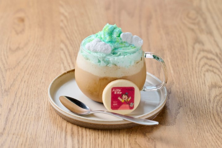 まるでアルプス！？アルムの雪山ふわふわショコラテ