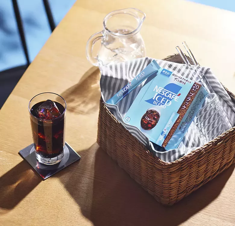 image NESCAFÉ IcedBlend sticks